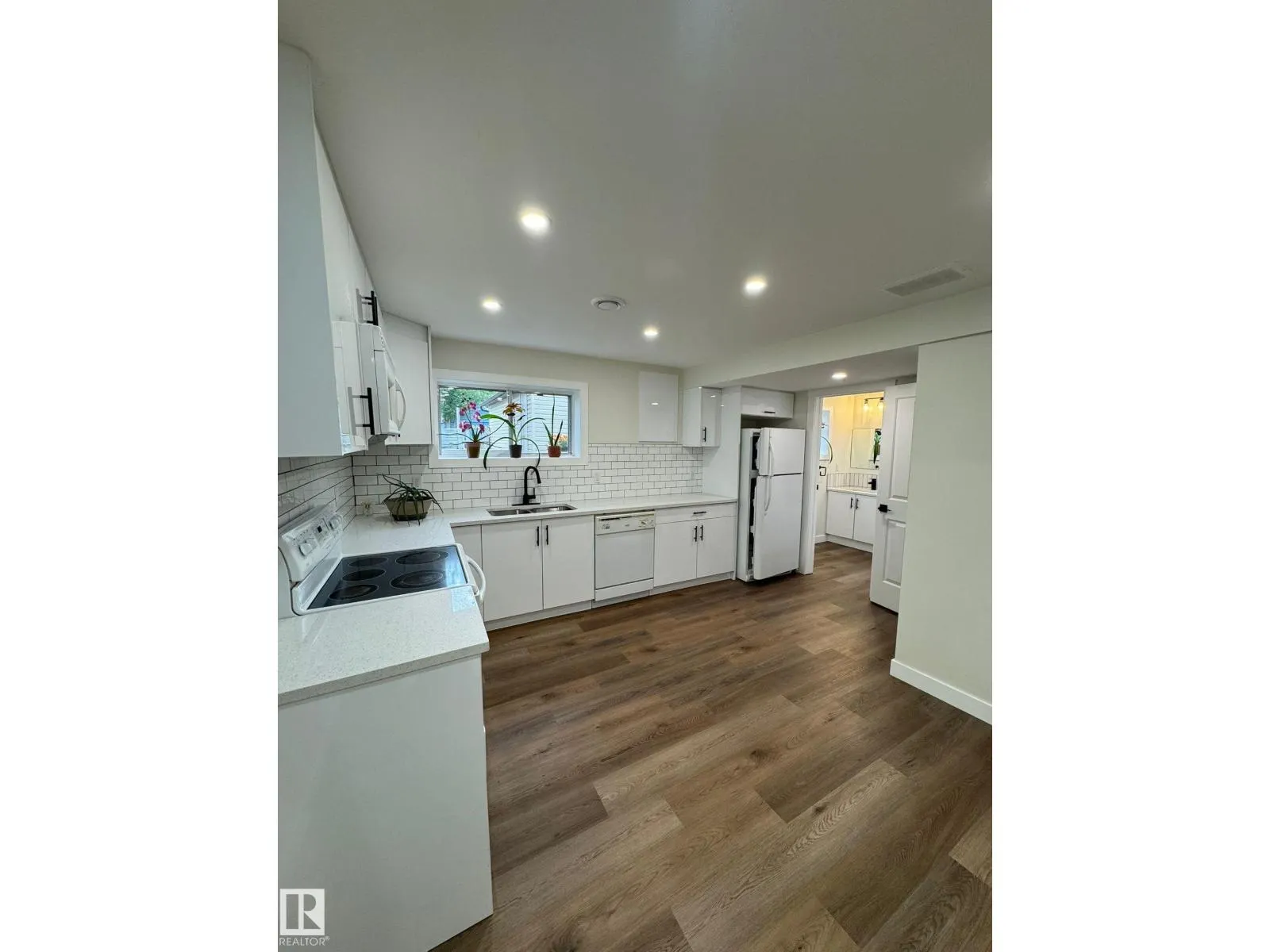 12011 95A ST NW NW