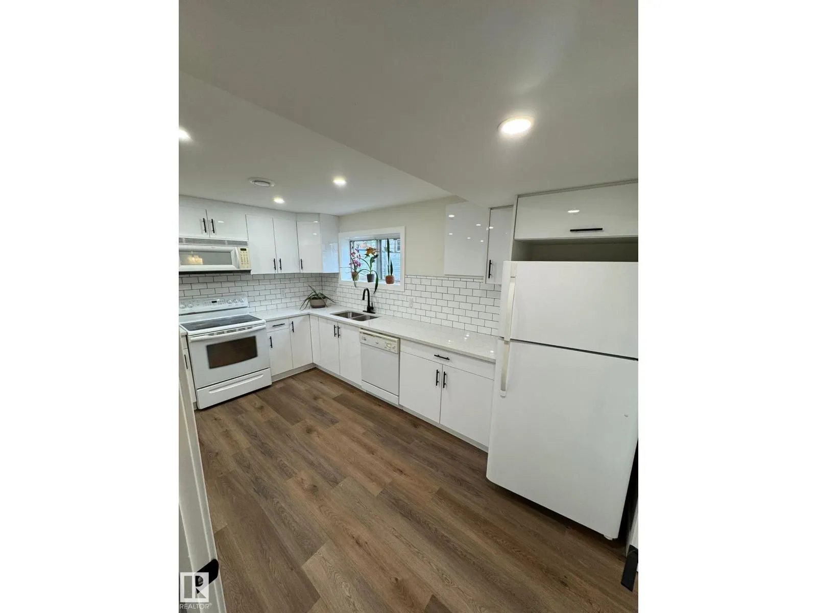 12011 95A ST NW NW