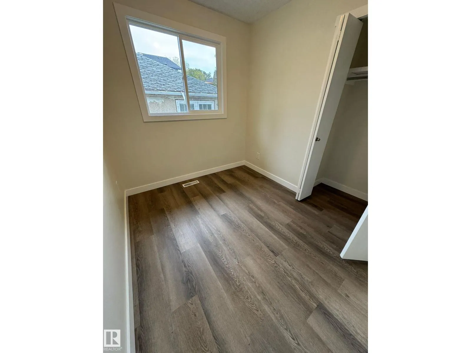 12011 95A ST NW NW