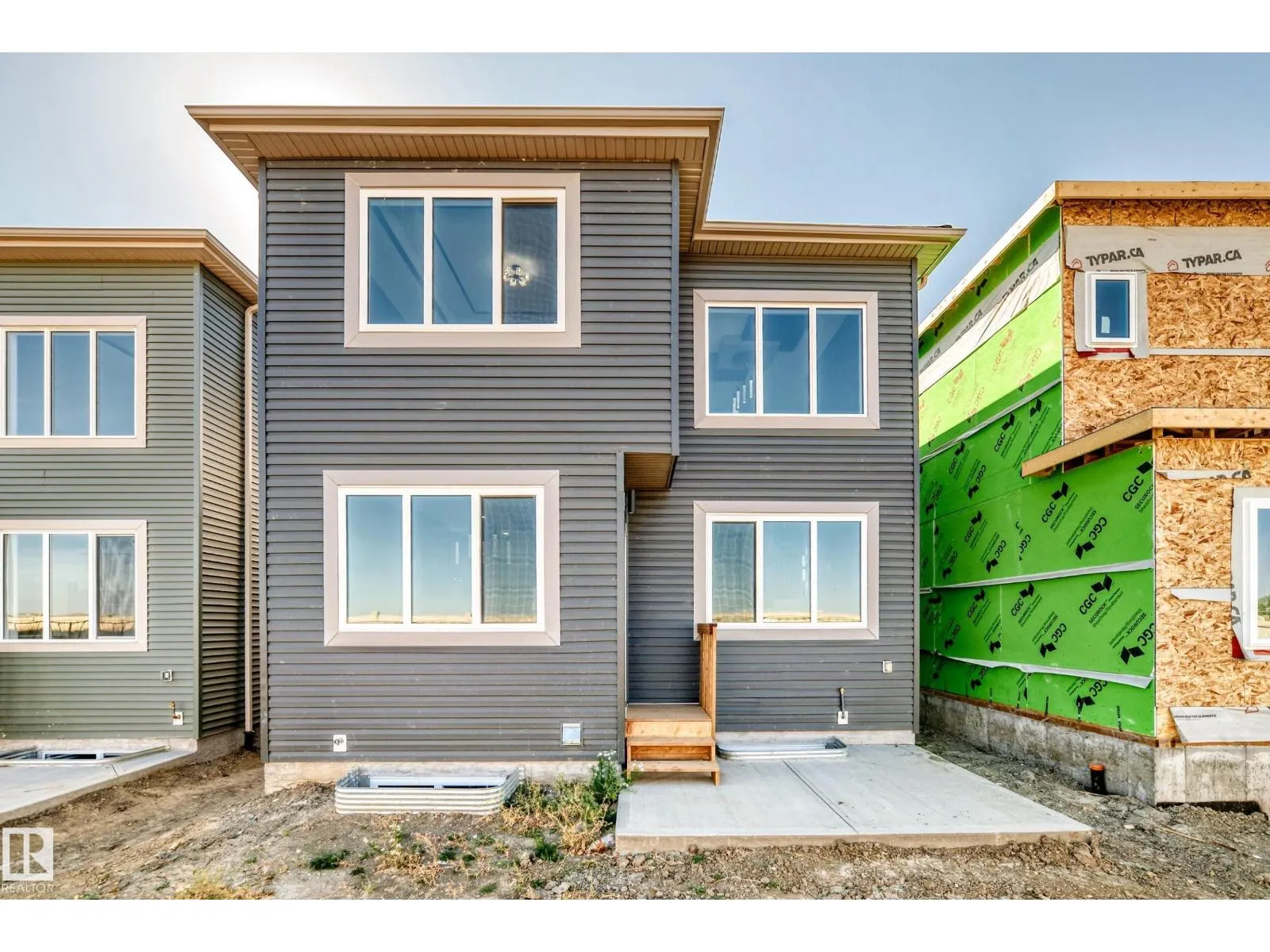 4 Edgefield WY