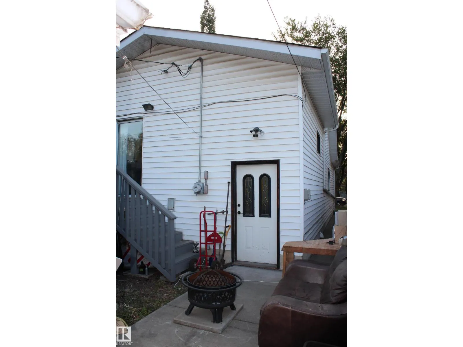 10517 82 ST NW