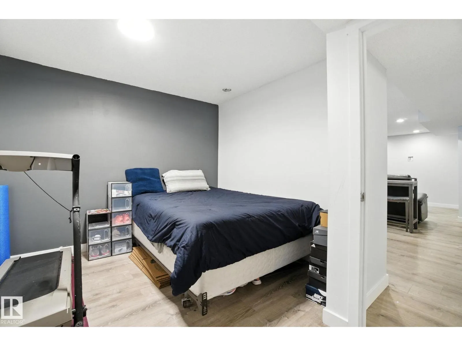 1194 MCCONACHIE BV NW