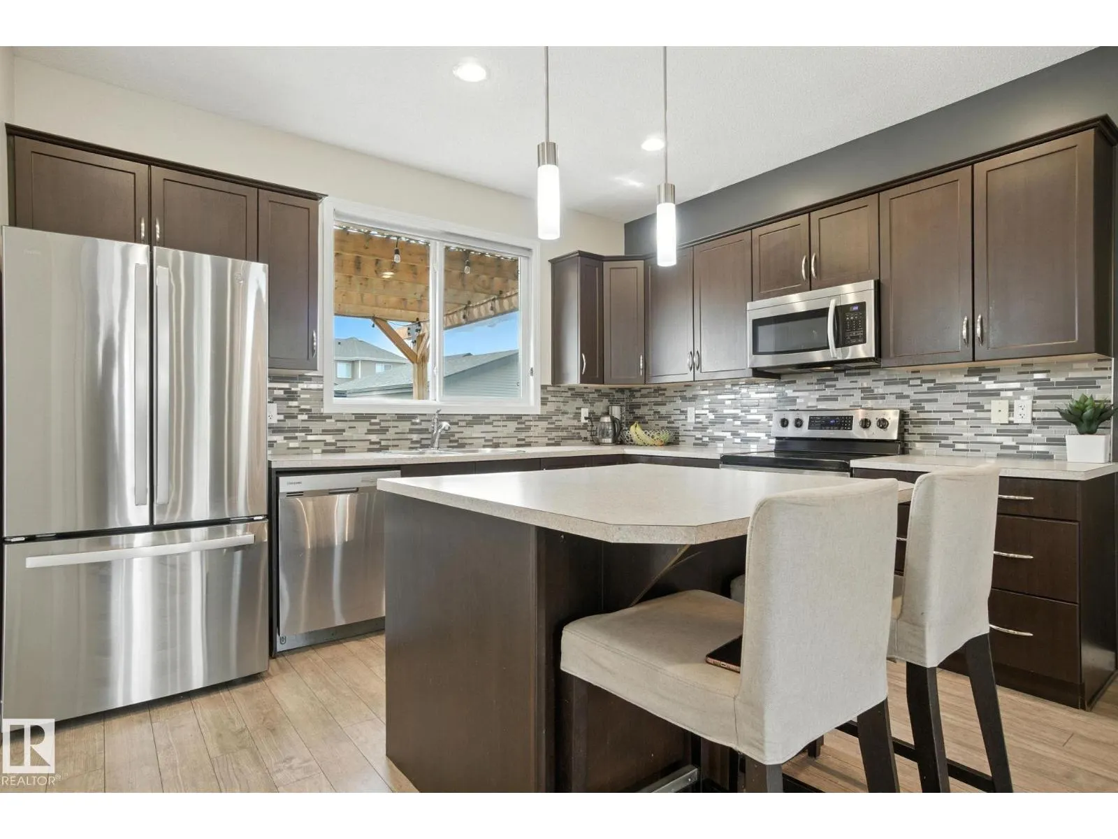 1194 MCCONACHIE BV NW