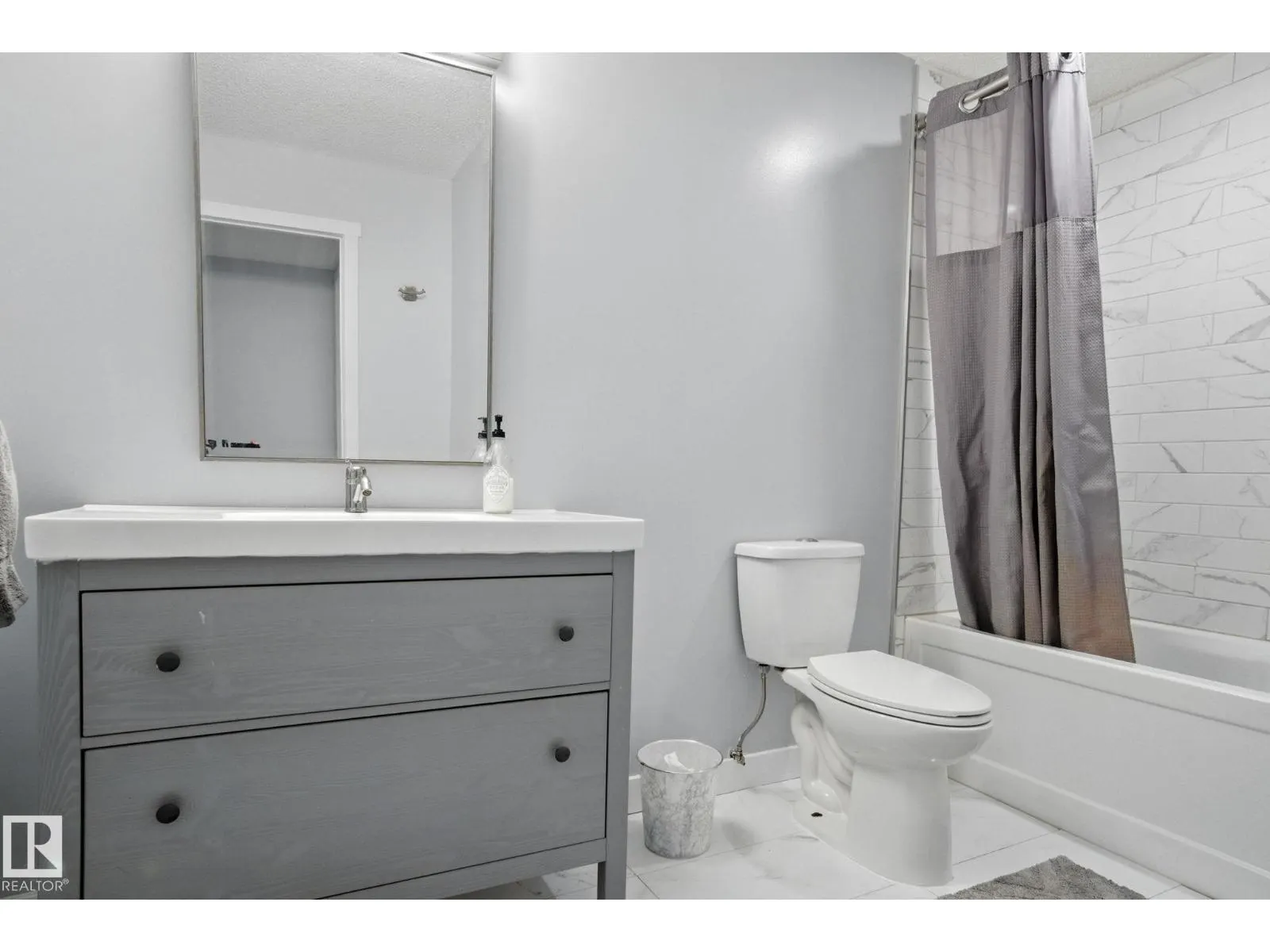 1194 MCCONACHIE BV NW