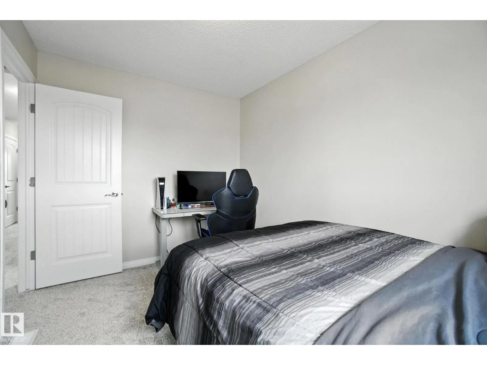 1194 MCCONACHIE BV NW