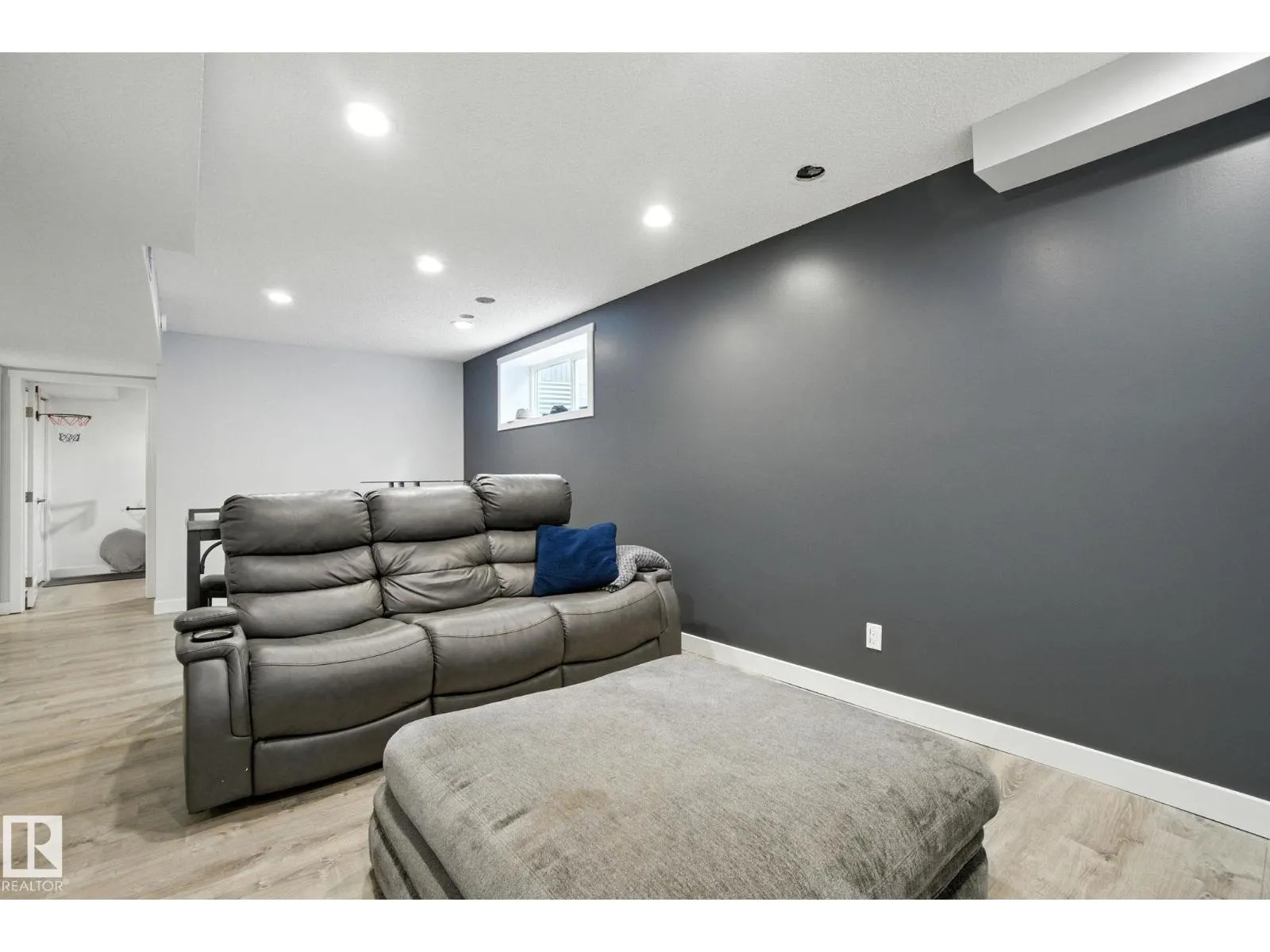 1194 MCCONACHIE BV NW