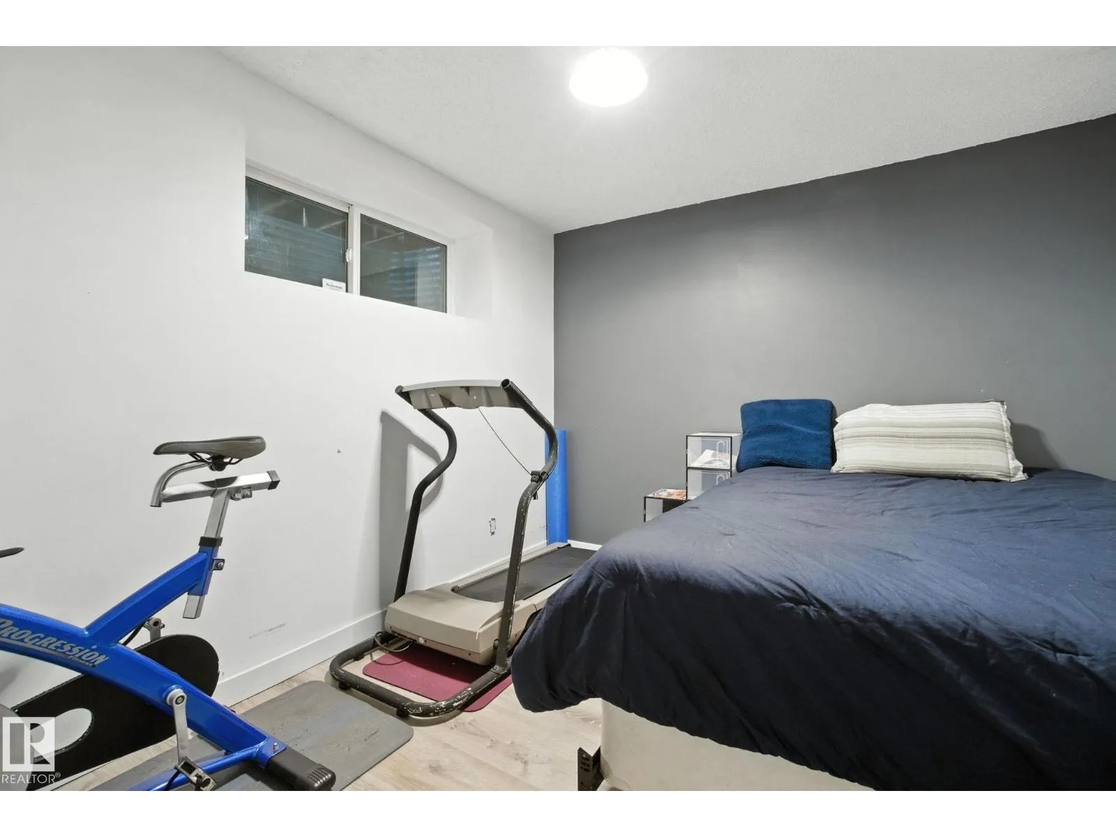 1194 MCCONACHIE BV NW