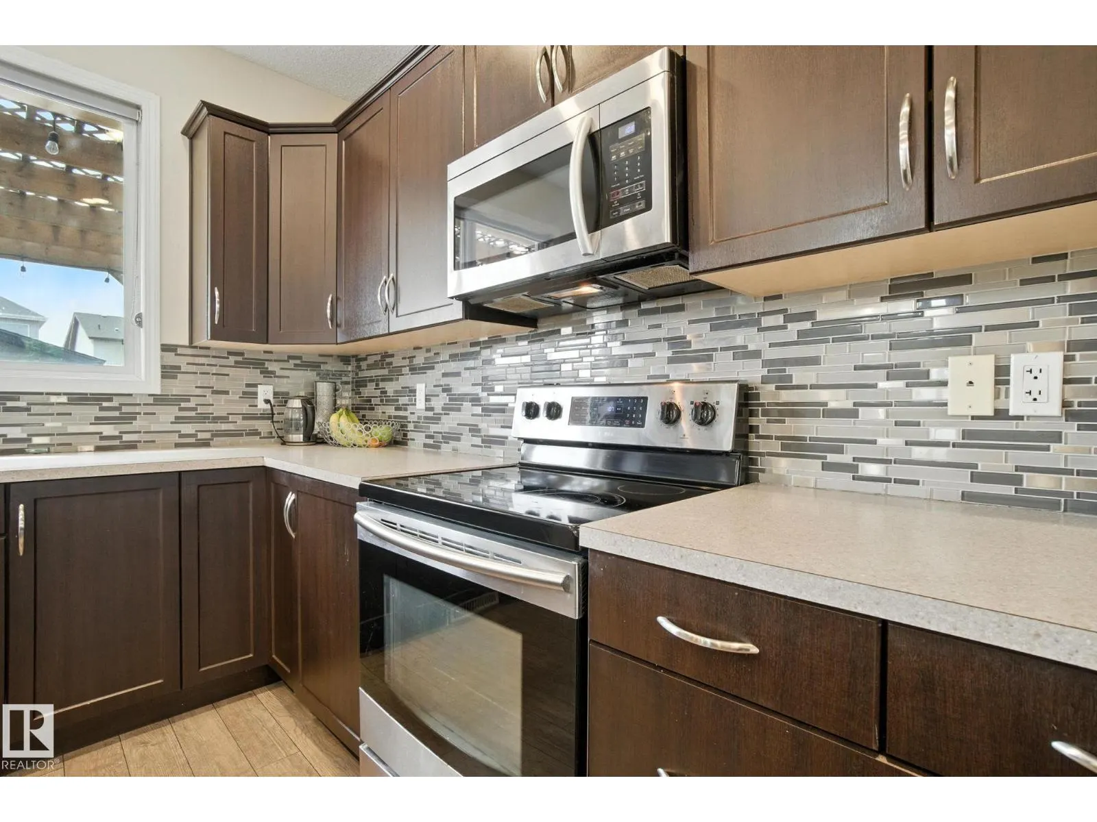 1194 MCCONACHIE BV NW