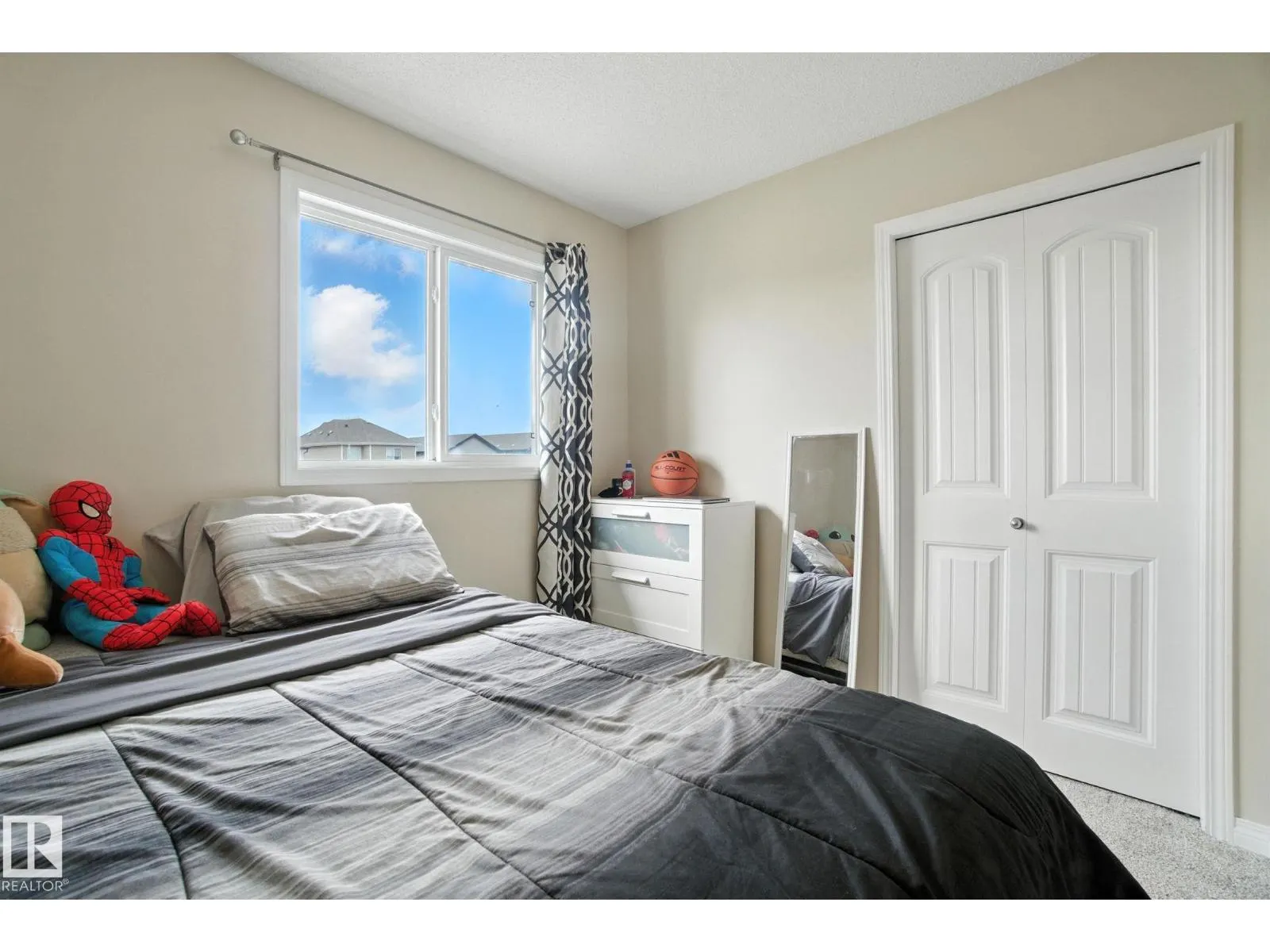 1194 MCCONACHIE BV NW