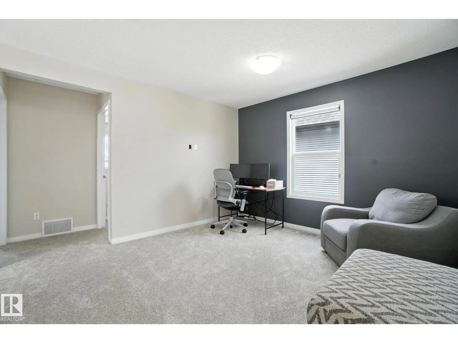 1194 MCCONACHIE BV NW