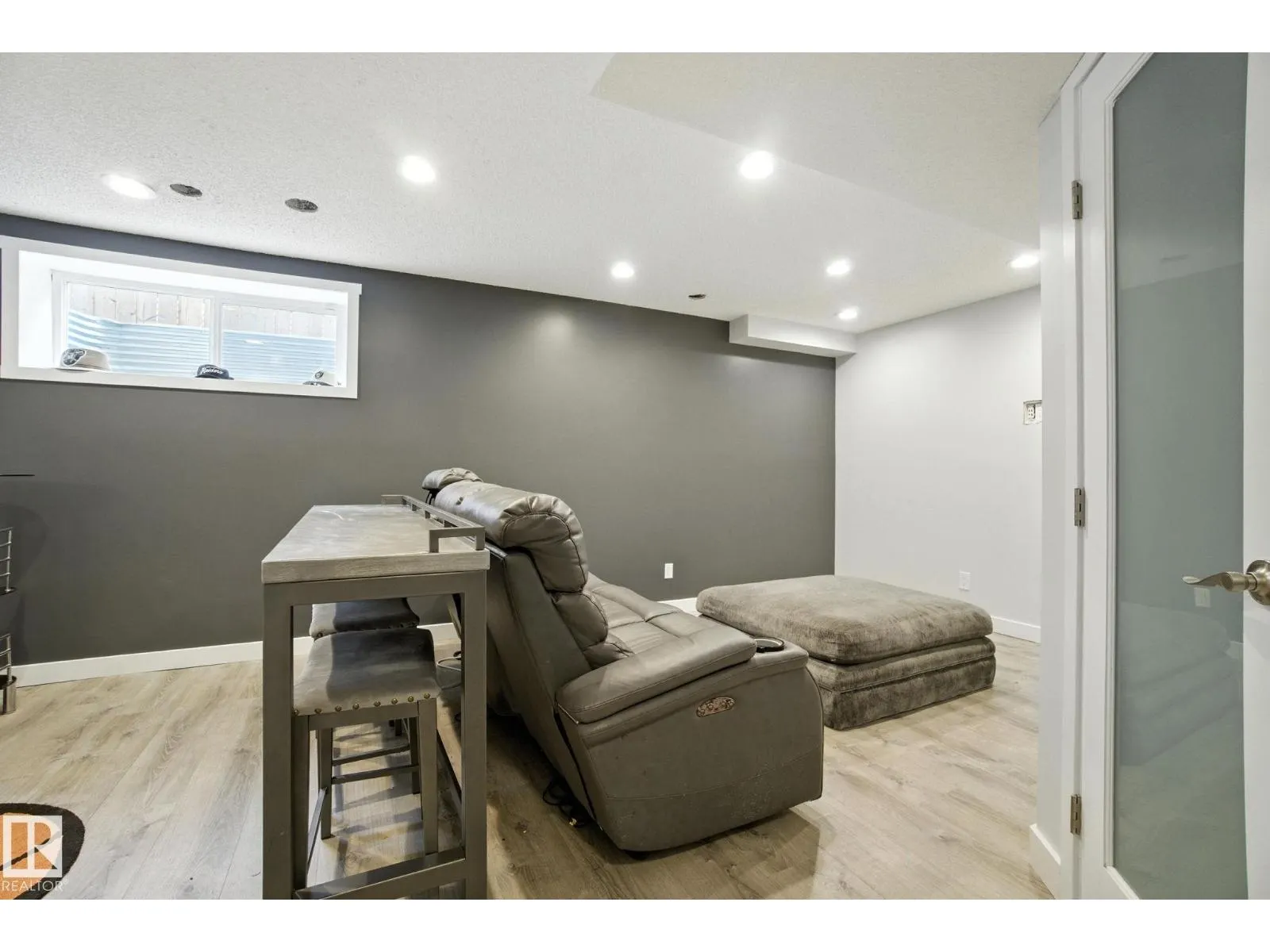 1194 MCCONACHIE BV NW