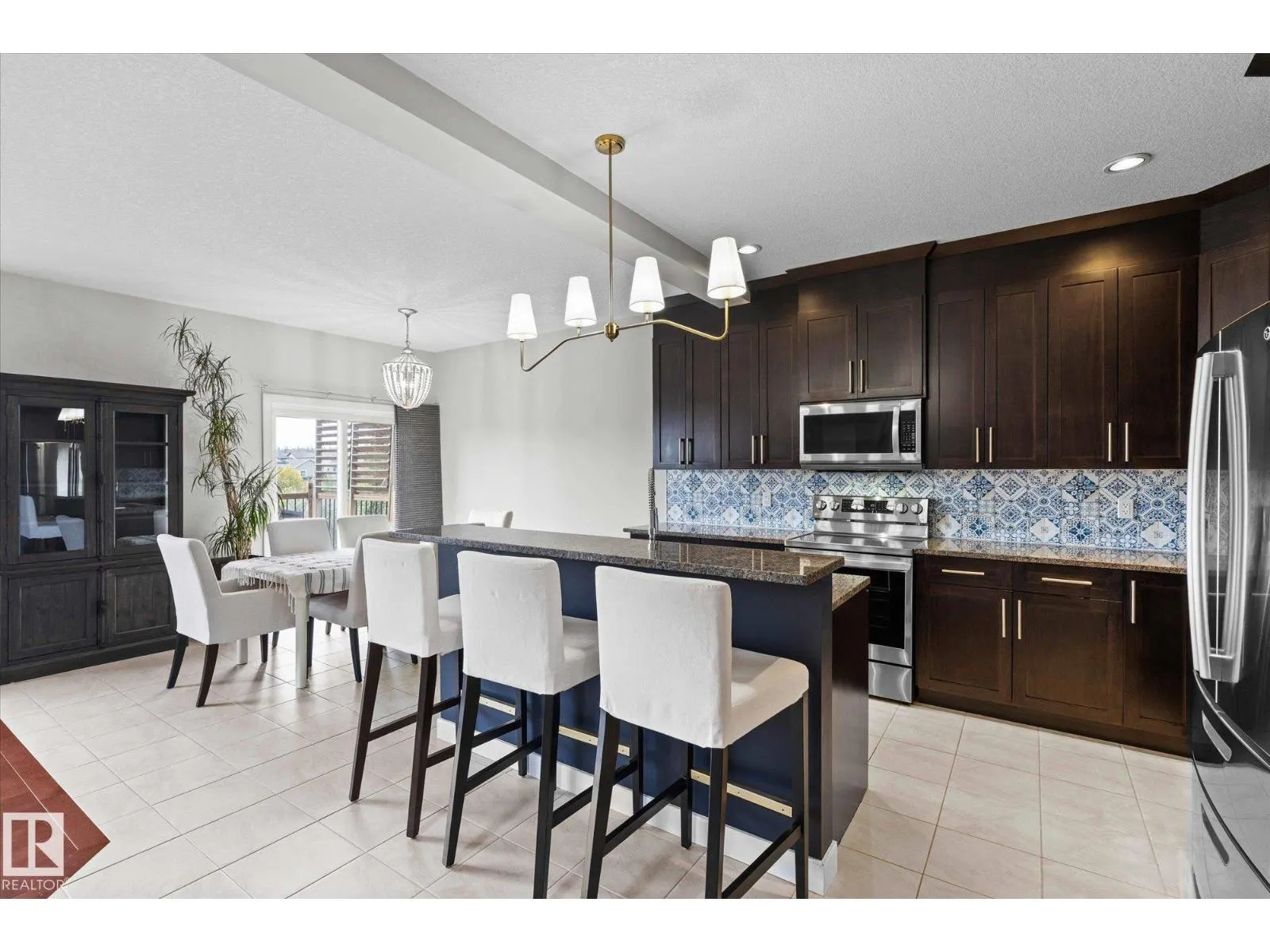 77 SPRUCE RIDGE DR