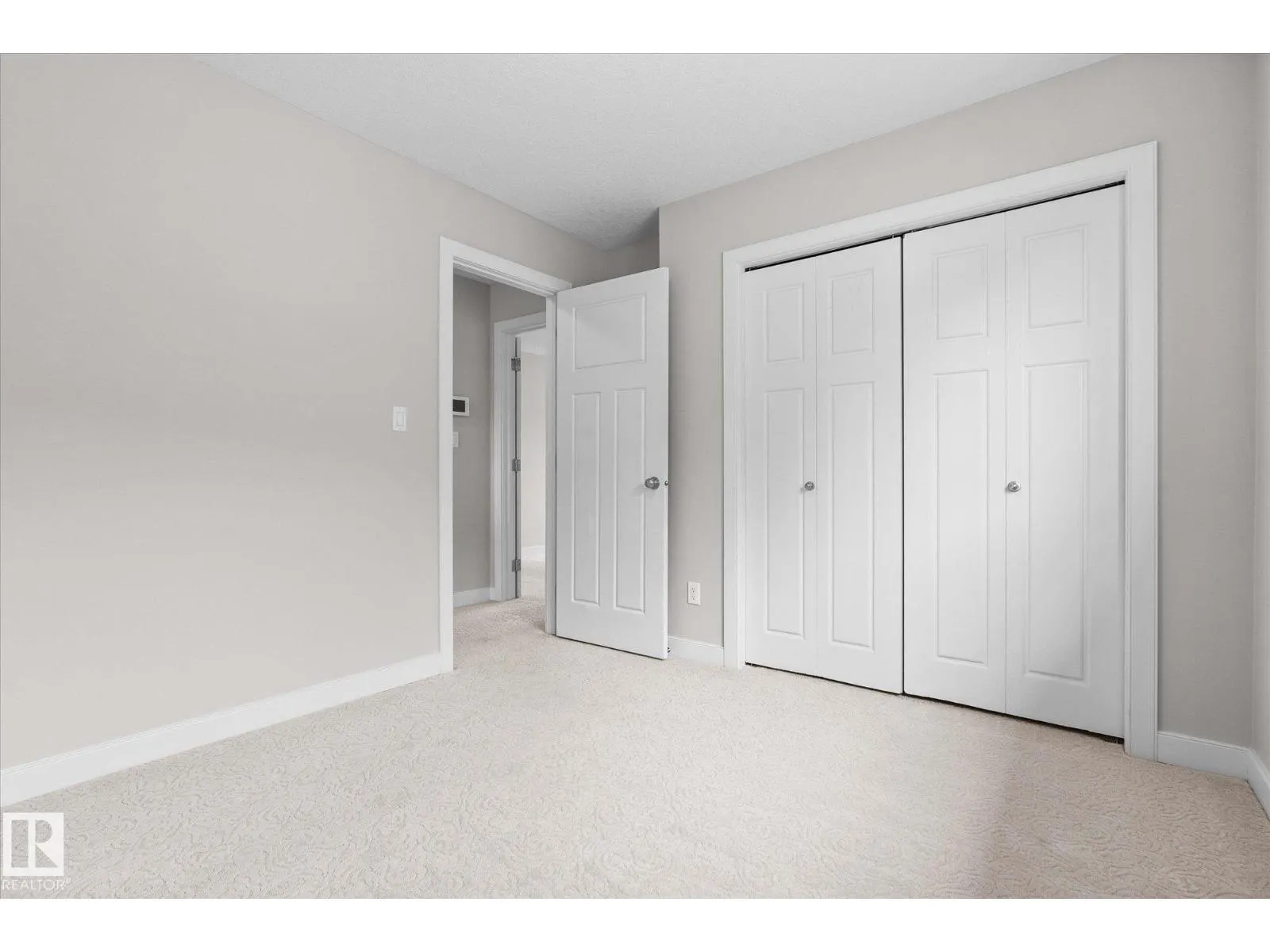 77 SPRUCE RIDGE DR