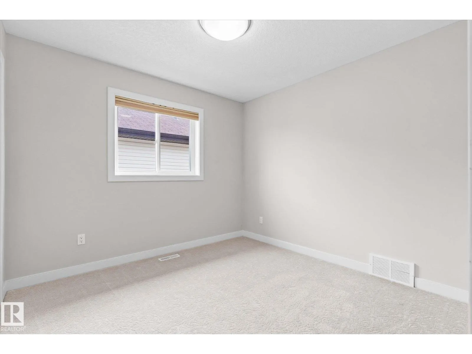 77 SPRUCE RIDGE DR