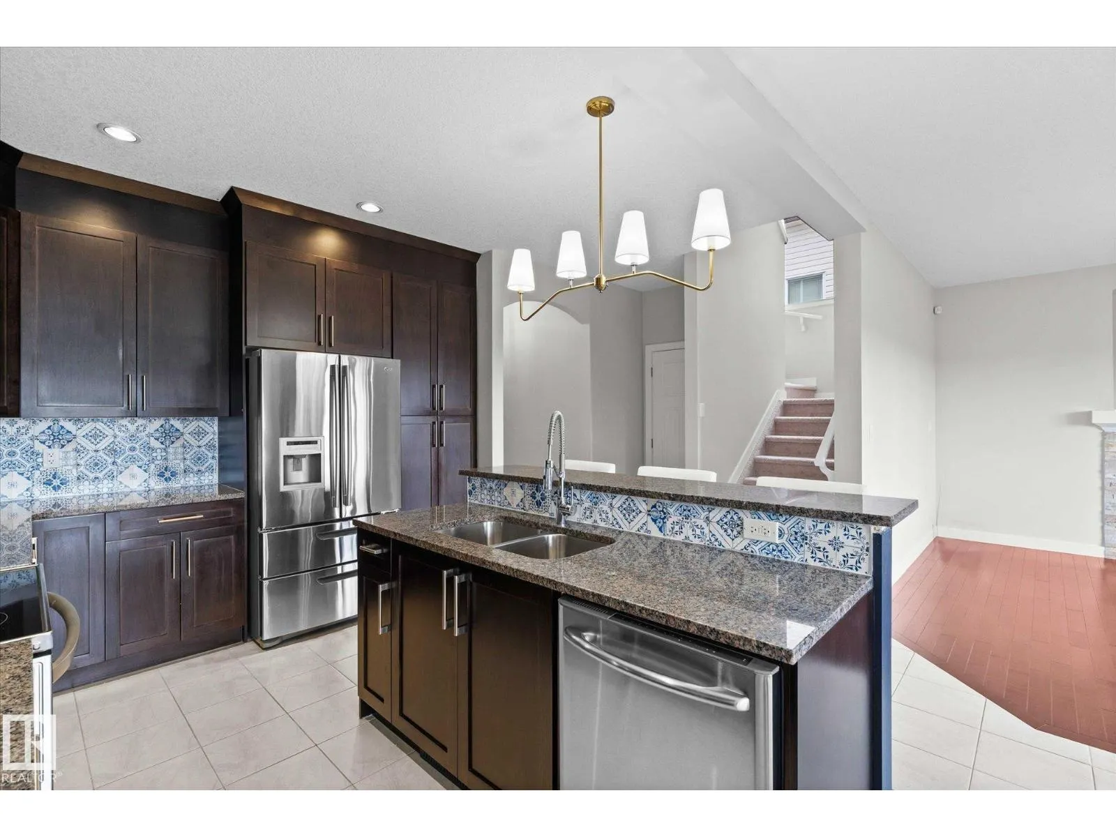 77 SPRUCE RIDGE DR