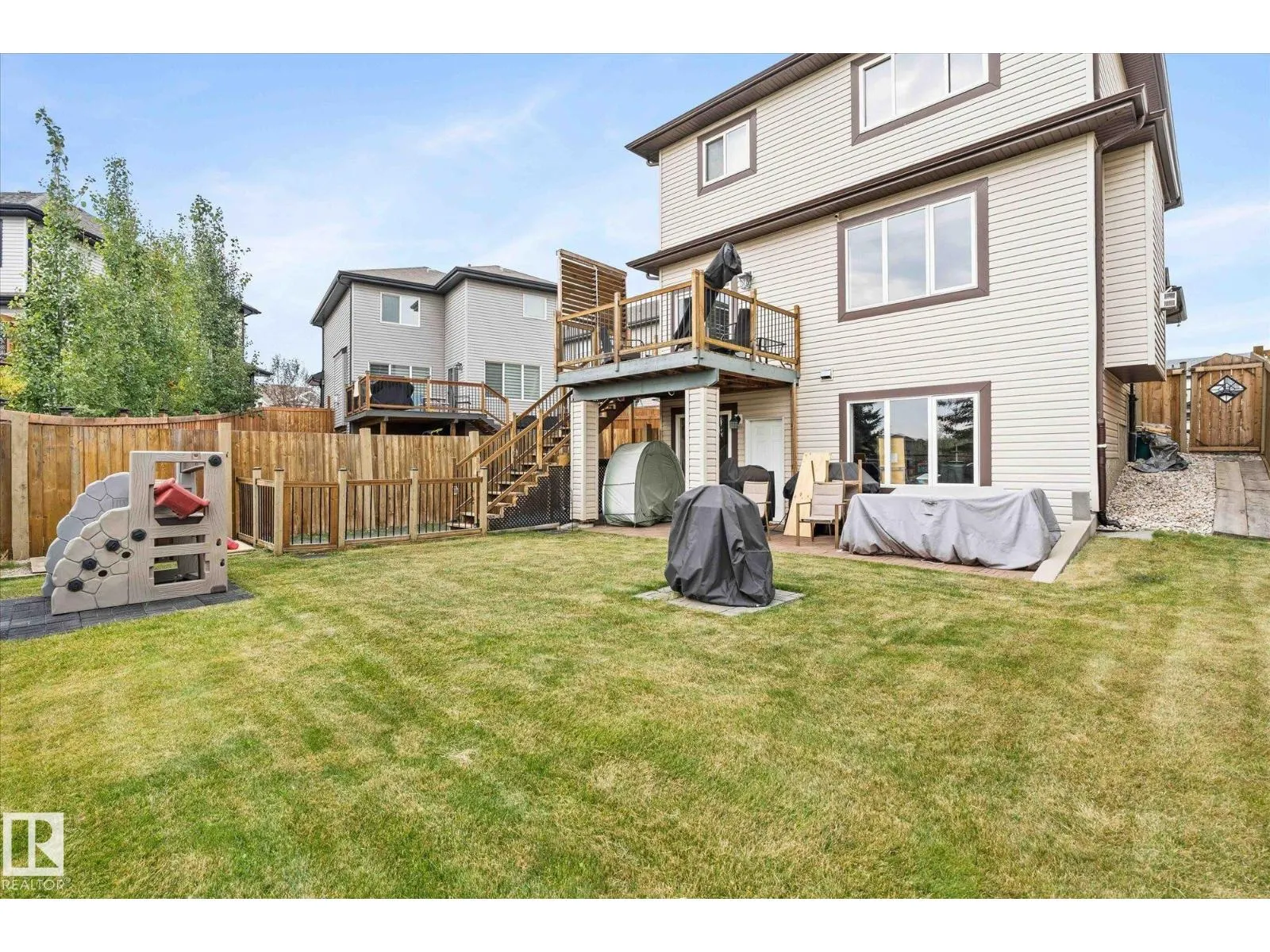 77 SPRUCE RIDGE DR