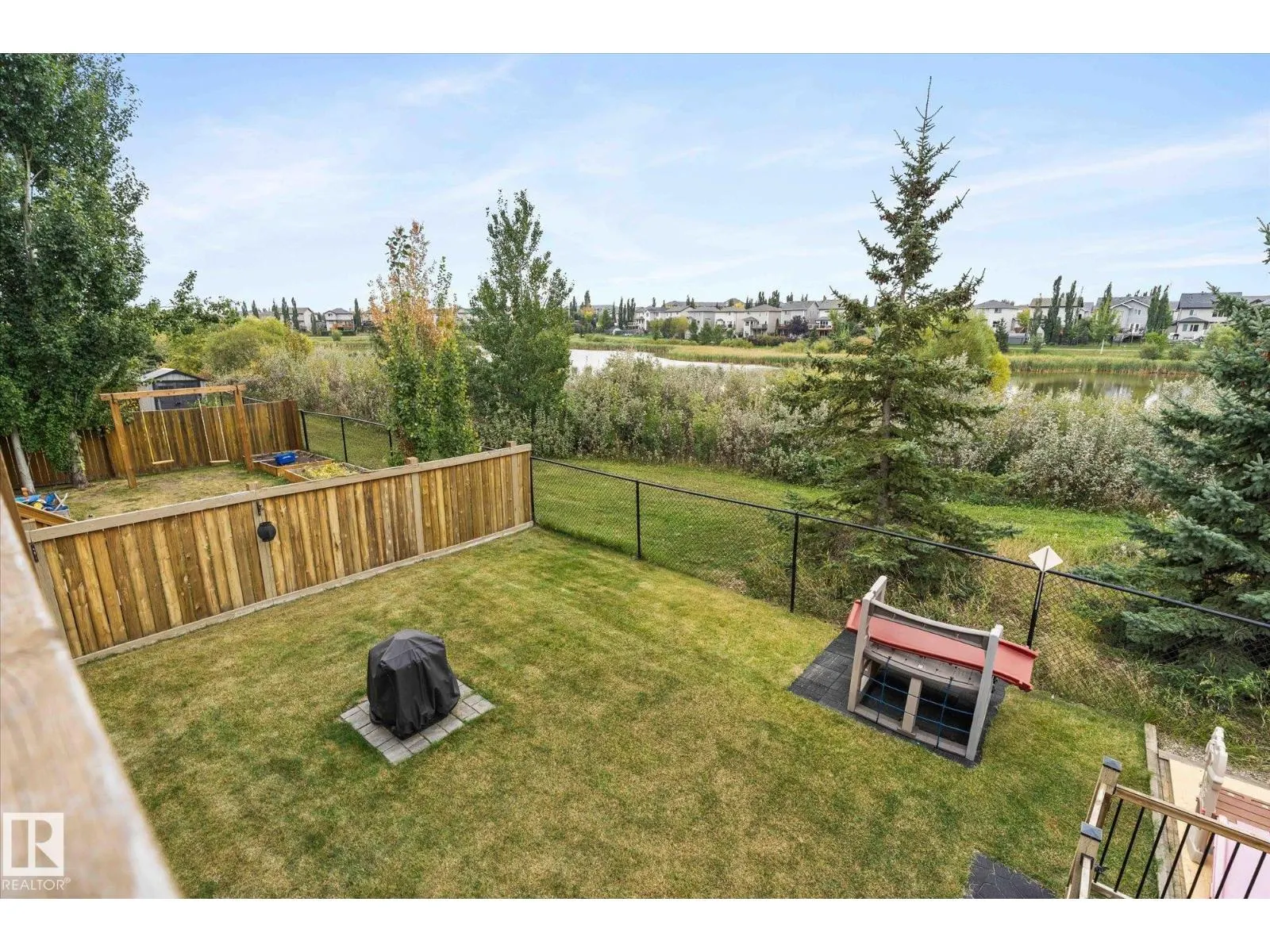 77 SPRUCE RIDGE DR