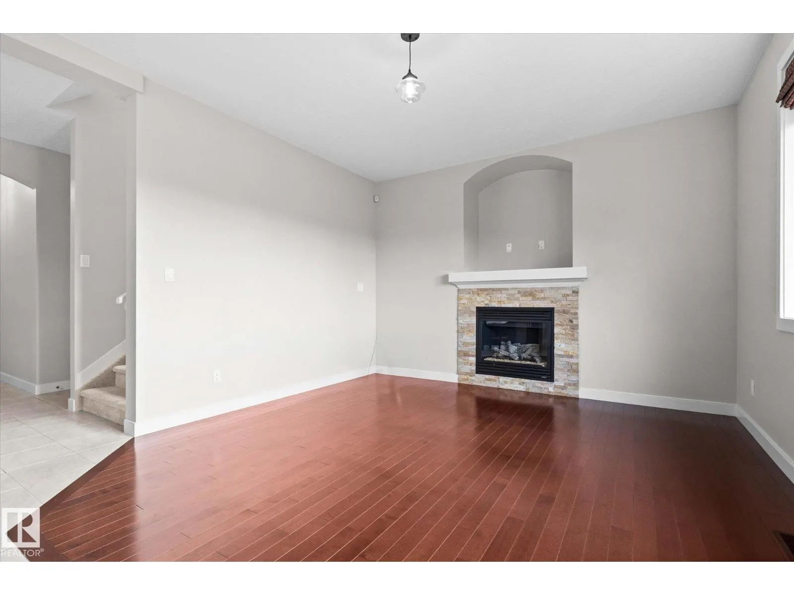 77 SPRUCE RIDGE DR