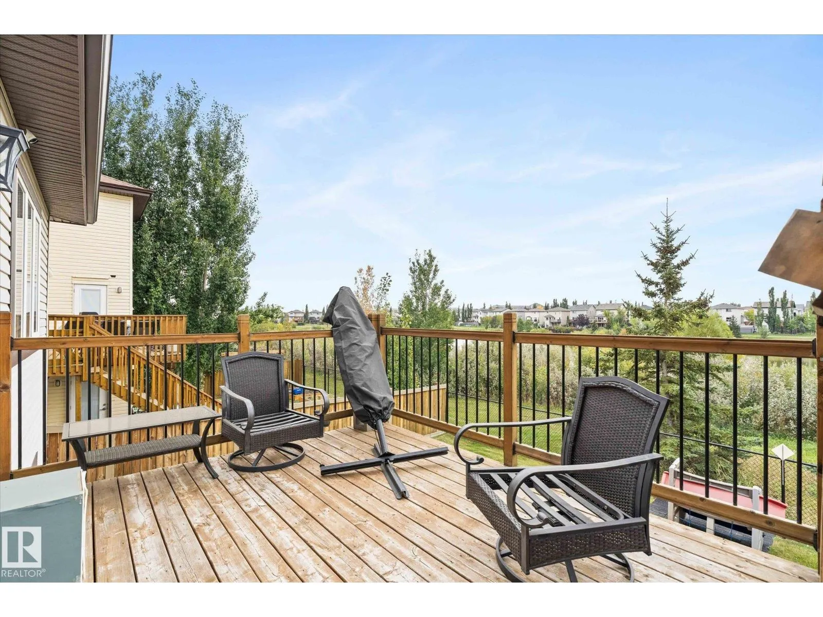 77 SPRUCE RIDGE DR