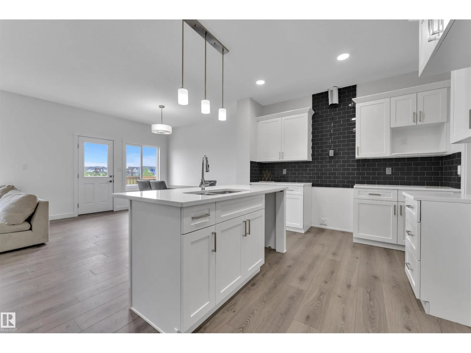 19131 29 AV NW