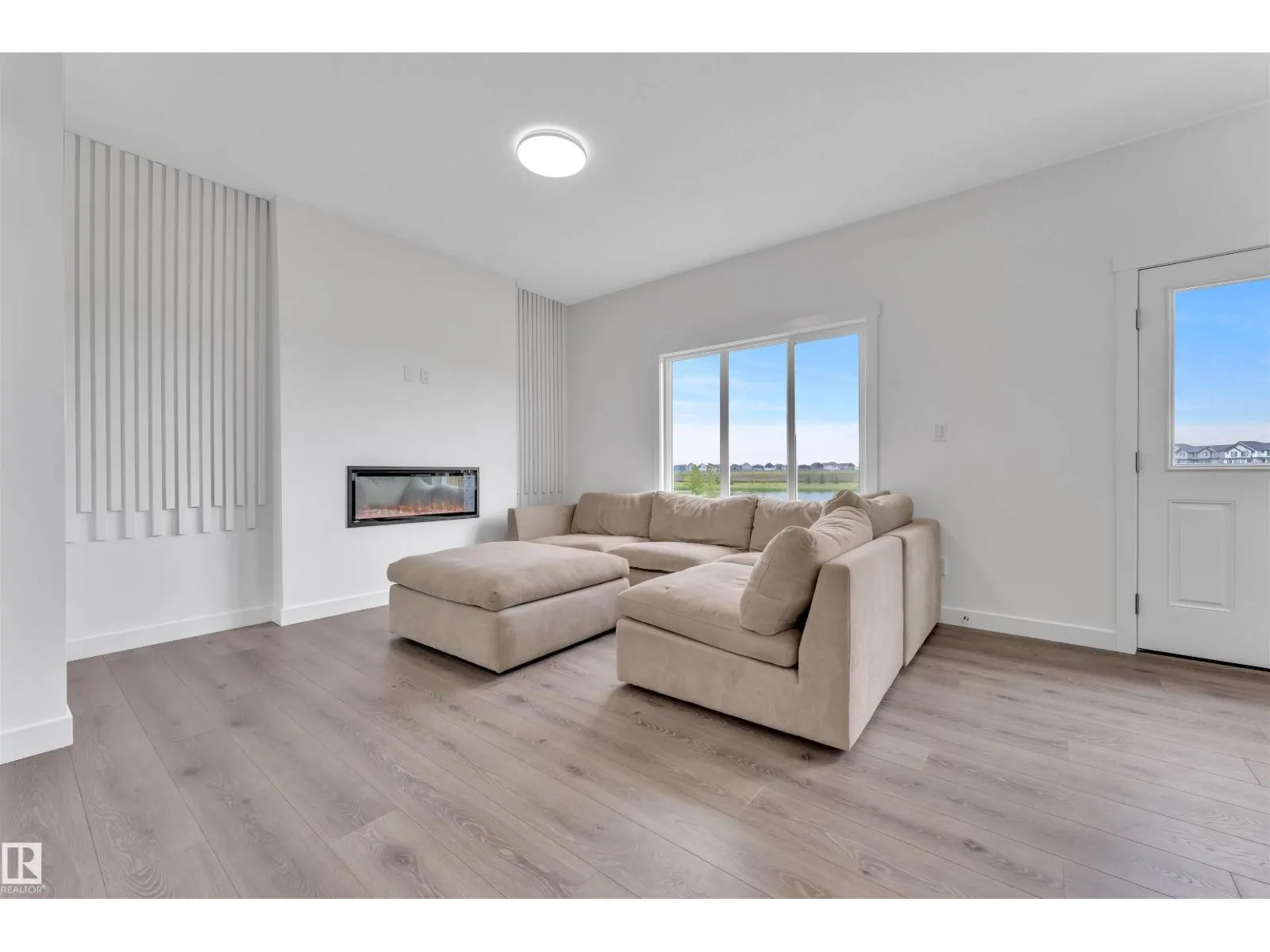 19131 29 AV NW