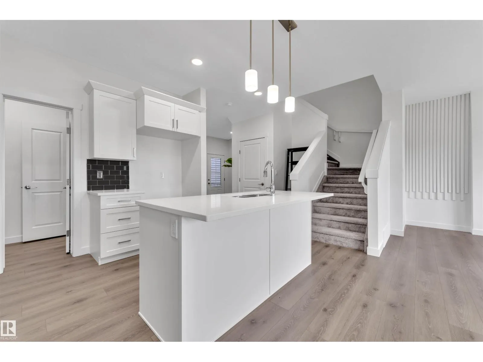 19131 29 AV NW