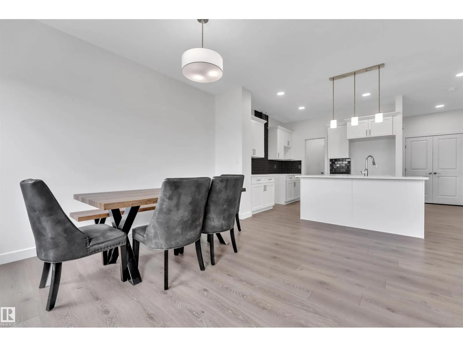 19131 29 AV NW