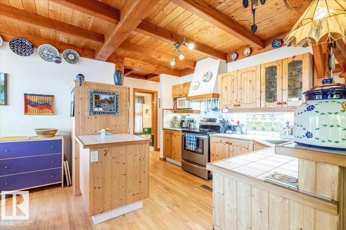 263 Lakeshore DR