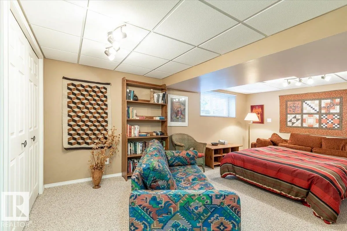 263 Lakeshore DR