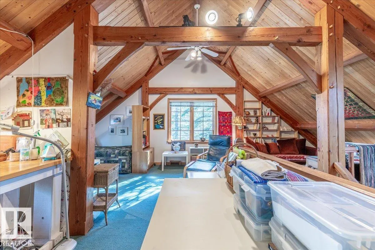 263 Lakeshore DR