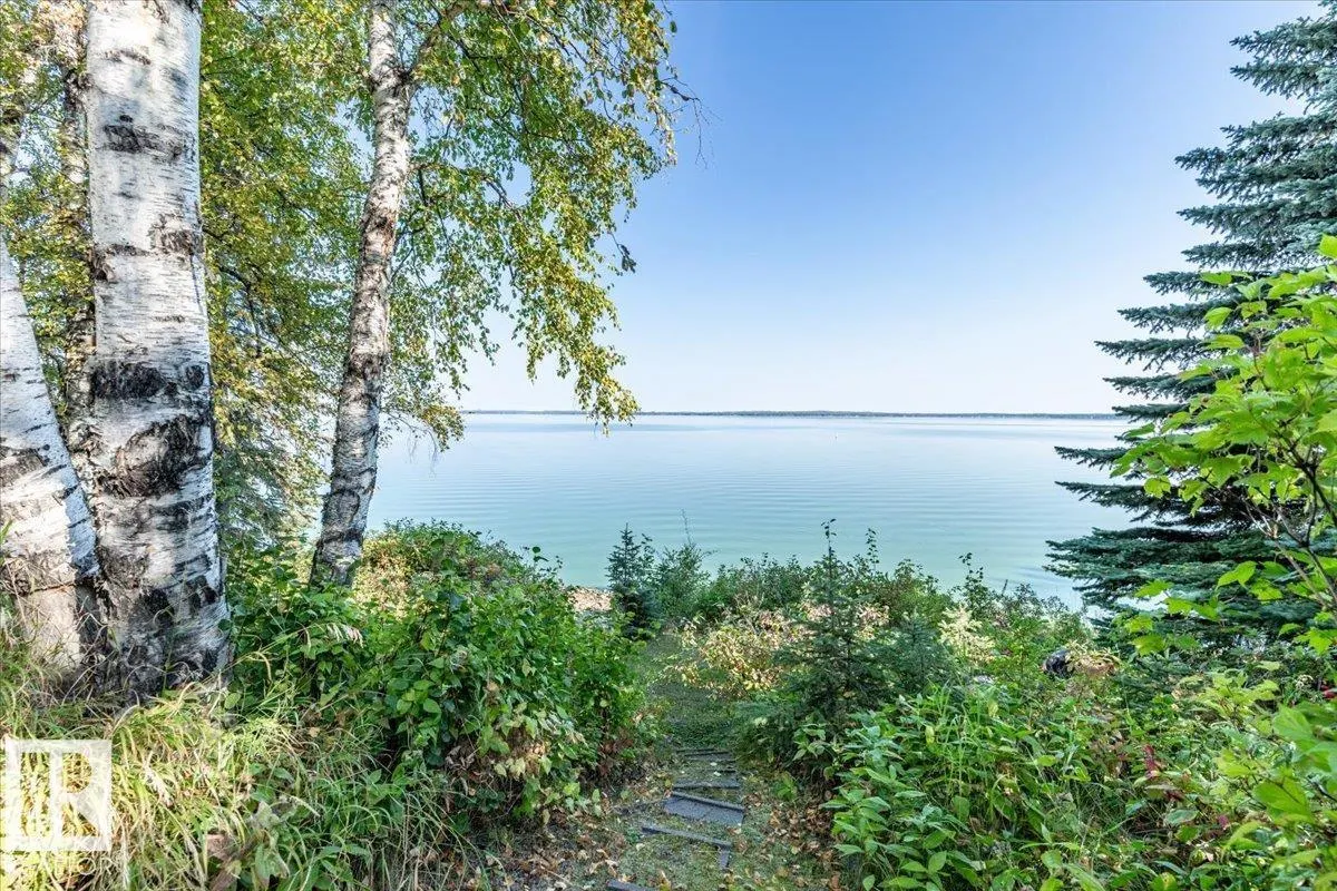 263 Lakeshore DR