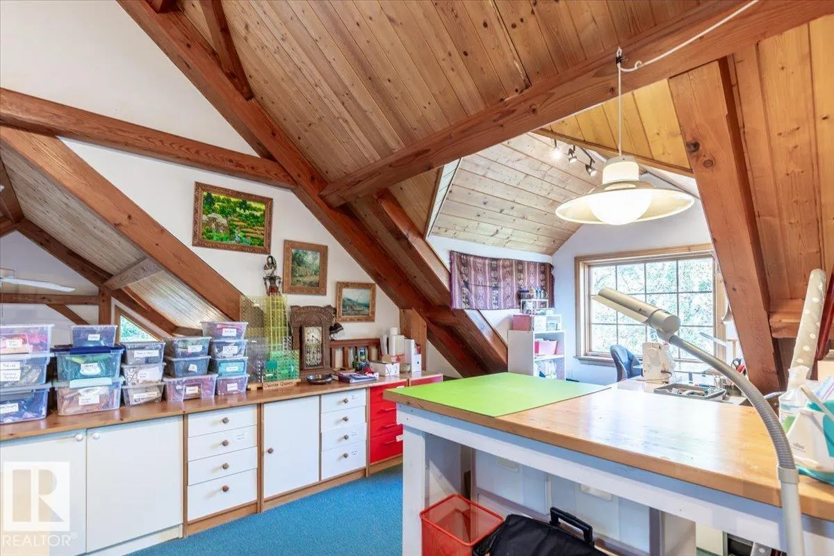 263 Lakeshore DR