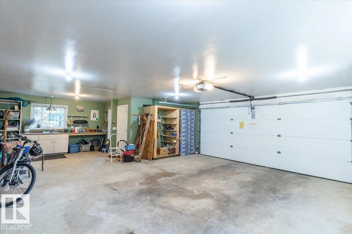 263 Lakeshore DR
