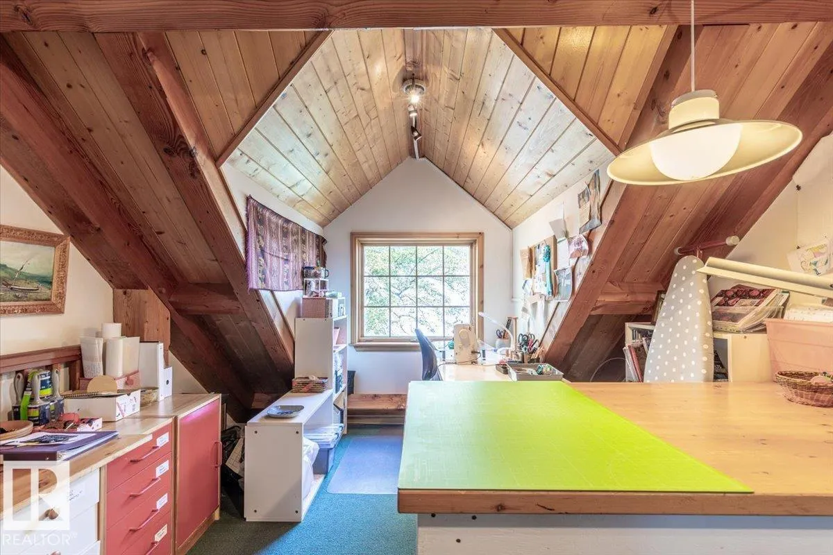 263 Lakeshore DR