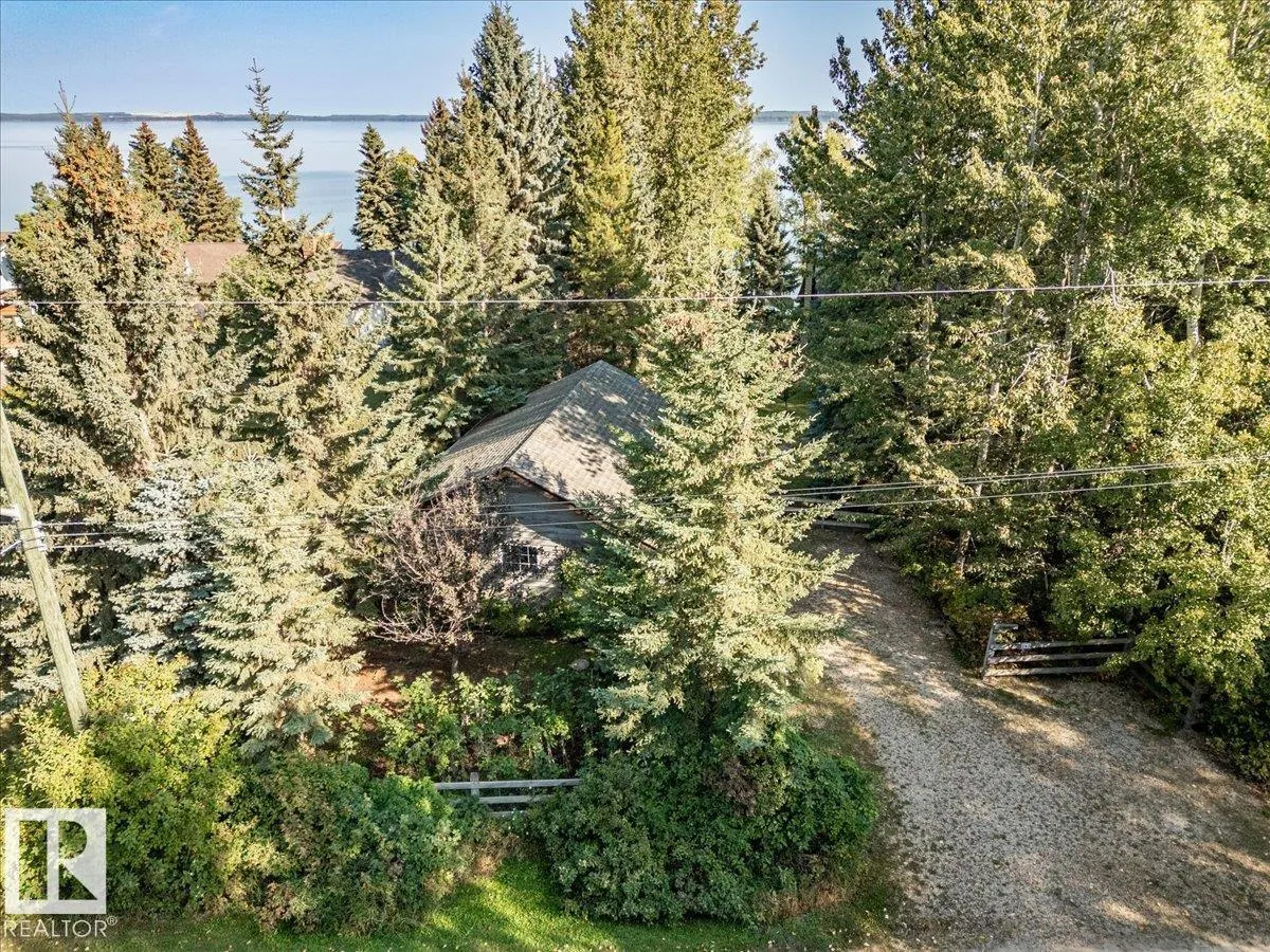 263 Lakeshore DR