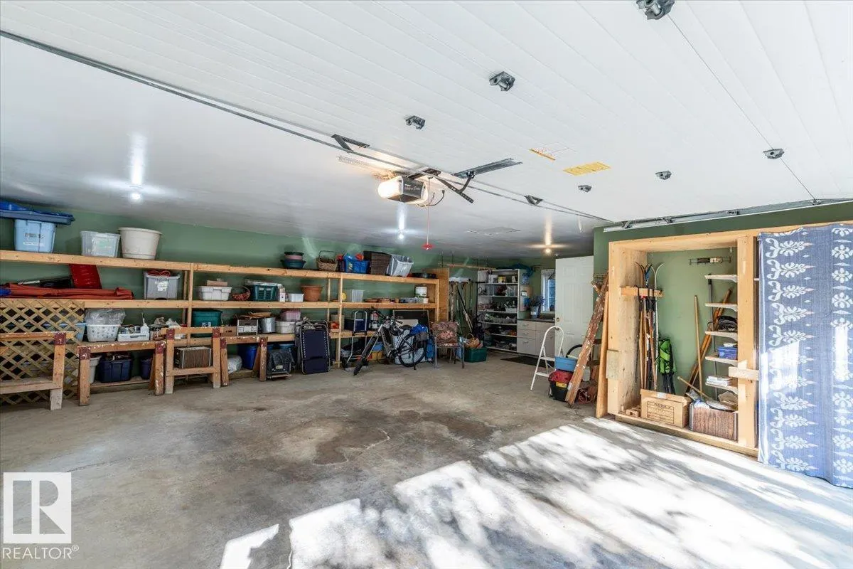 263 Lakeshore DR