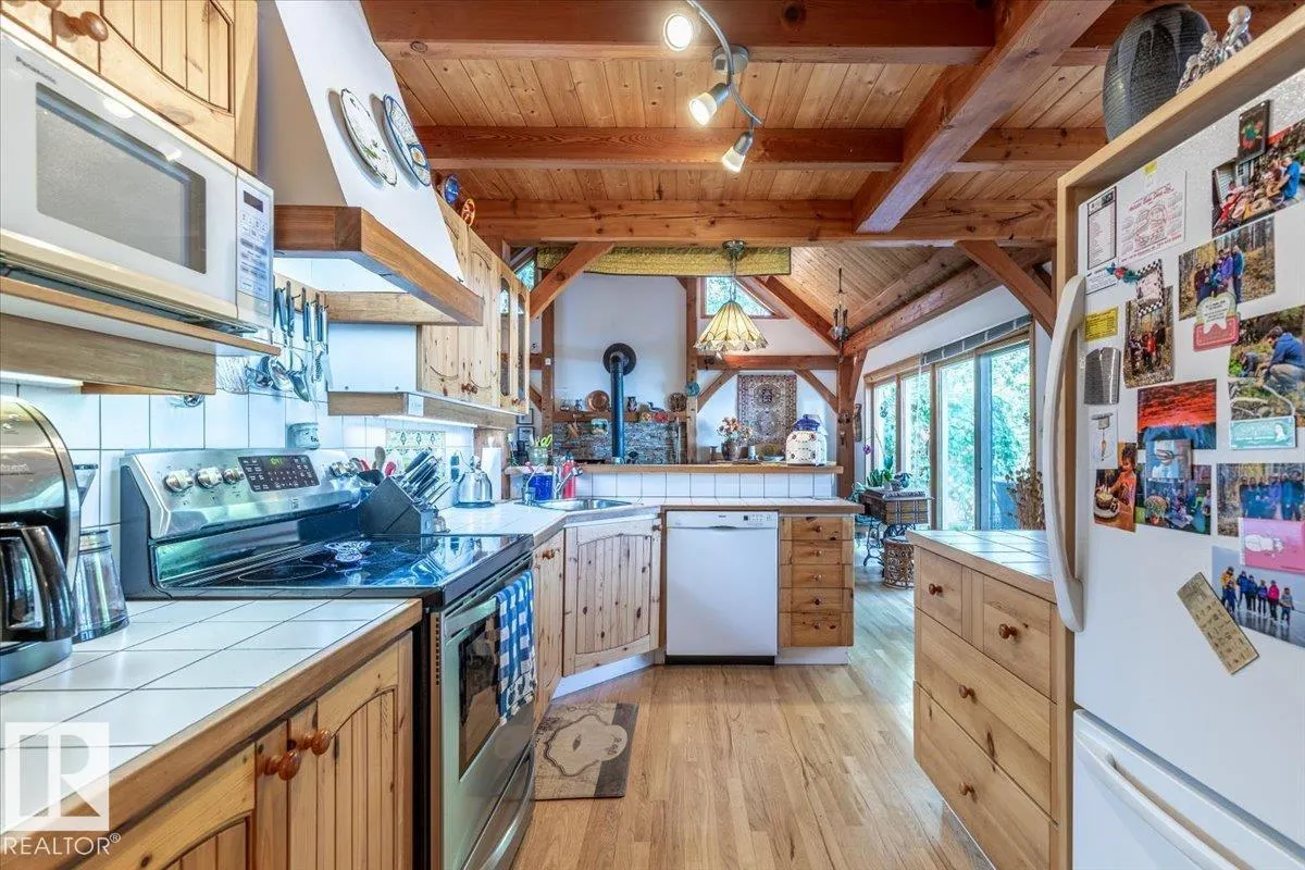 263 Lakeshore DR