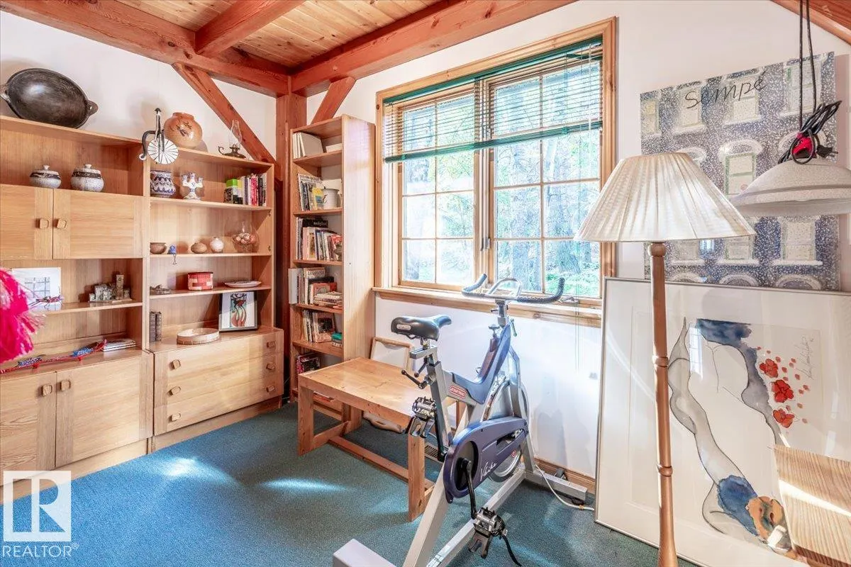 263 Lakeshore DR