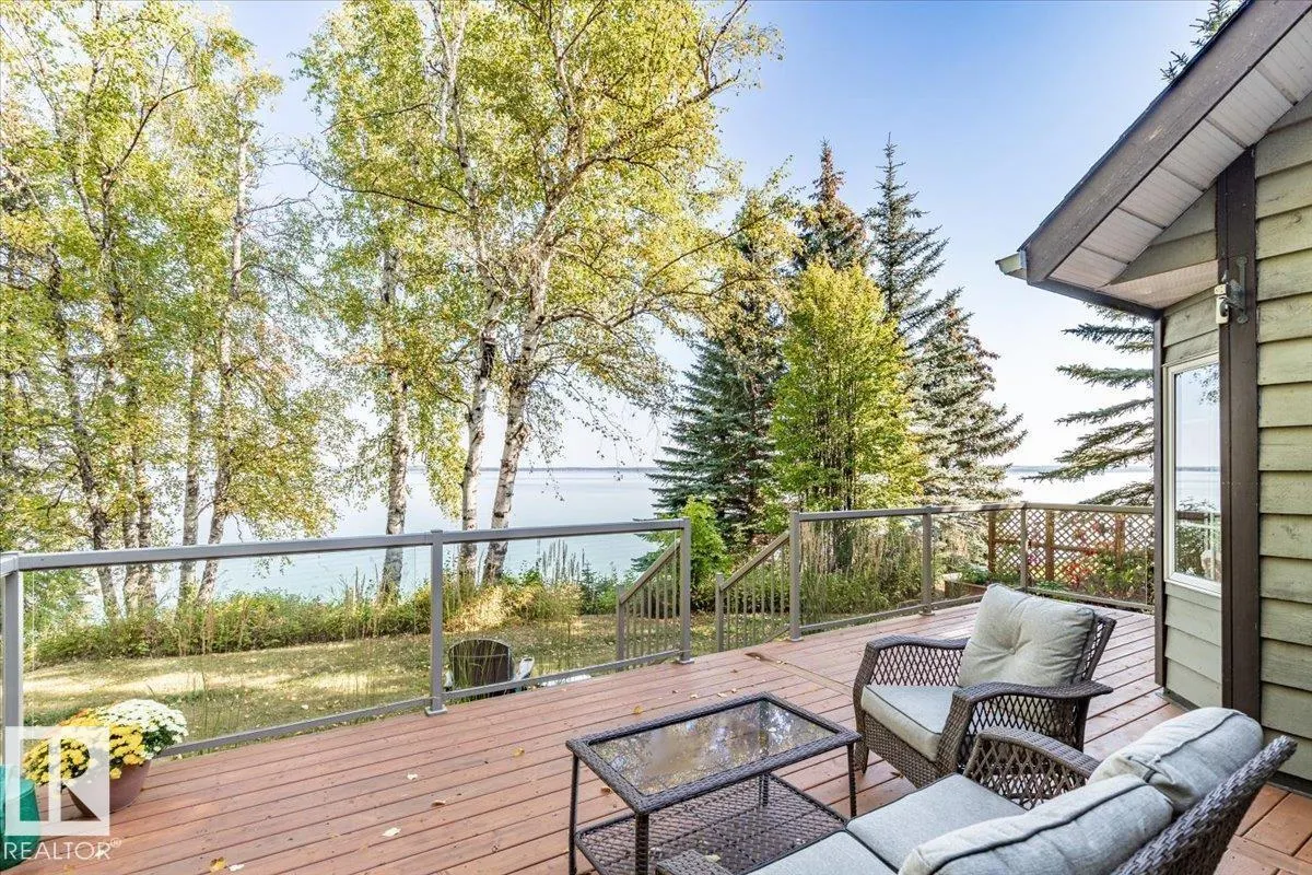 263 Lakeshore DR