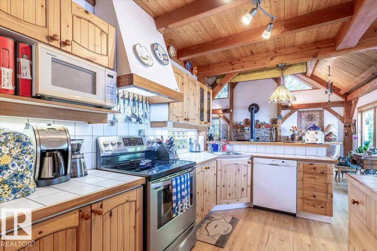 263 Lakeshore DR