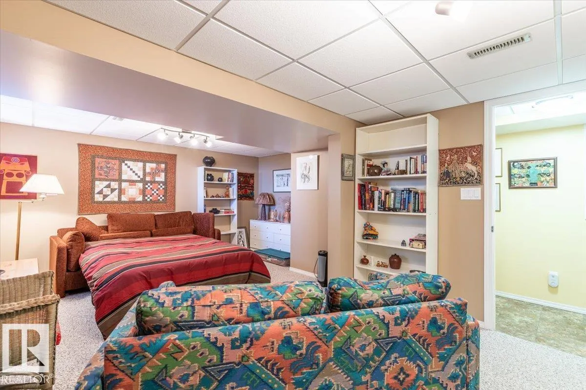 263 Lakeshore DR