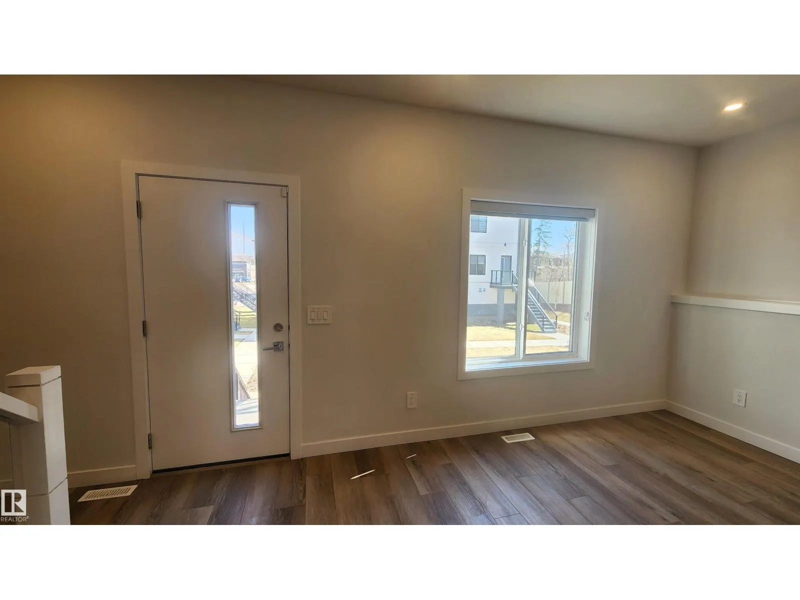#45 10 SALISBURY WY