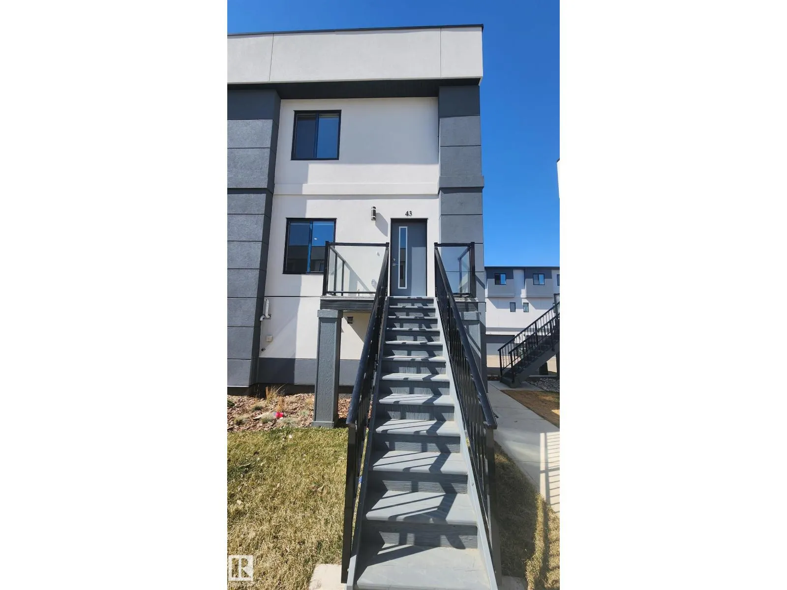 #45 10 SALISBURY WY