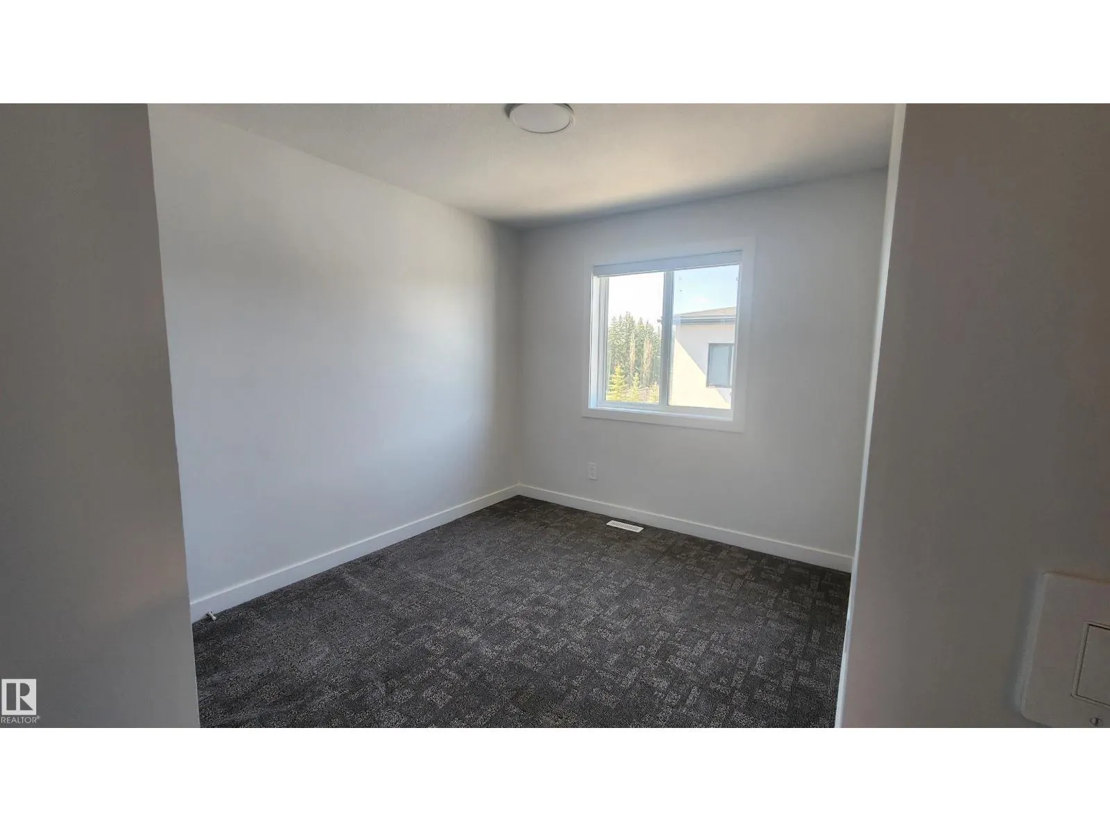 #45 10 SALISBURY WY