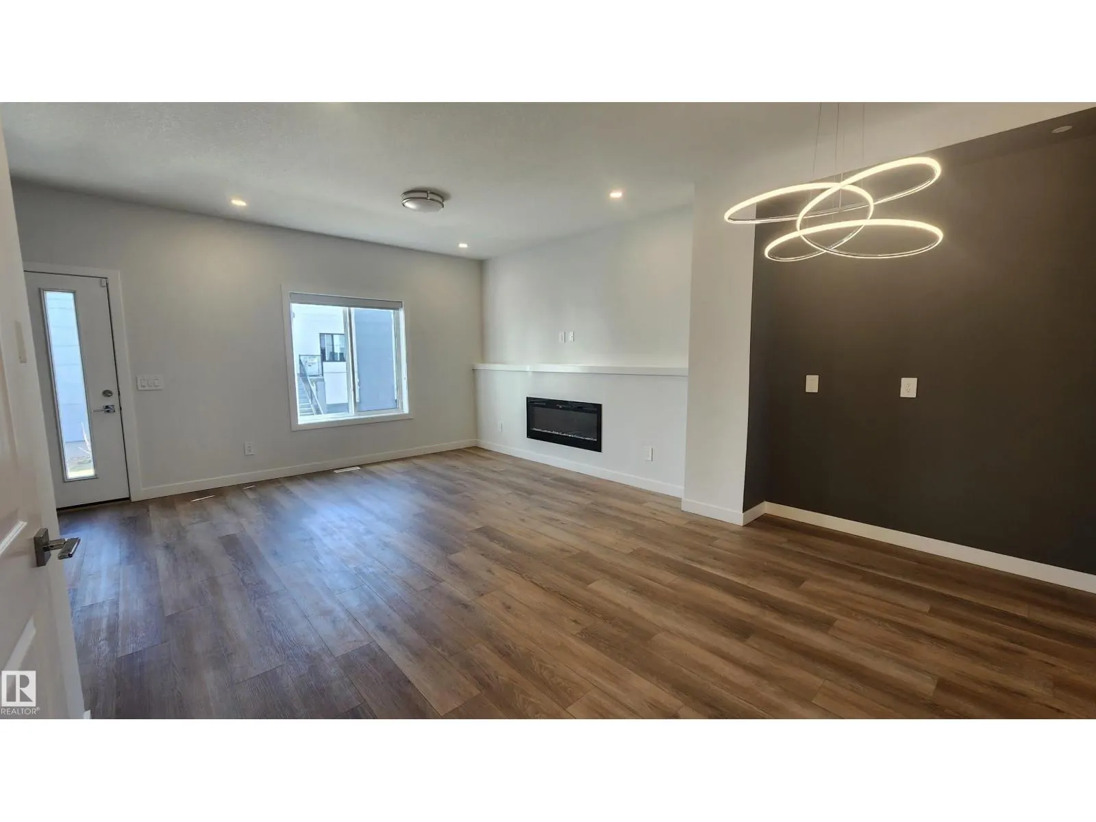 #45 10 SALISBURY WY
