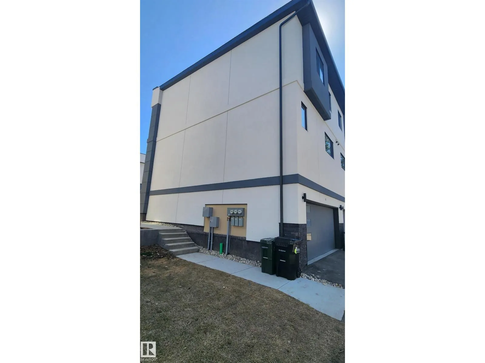 #45 10 SALISBURY WY