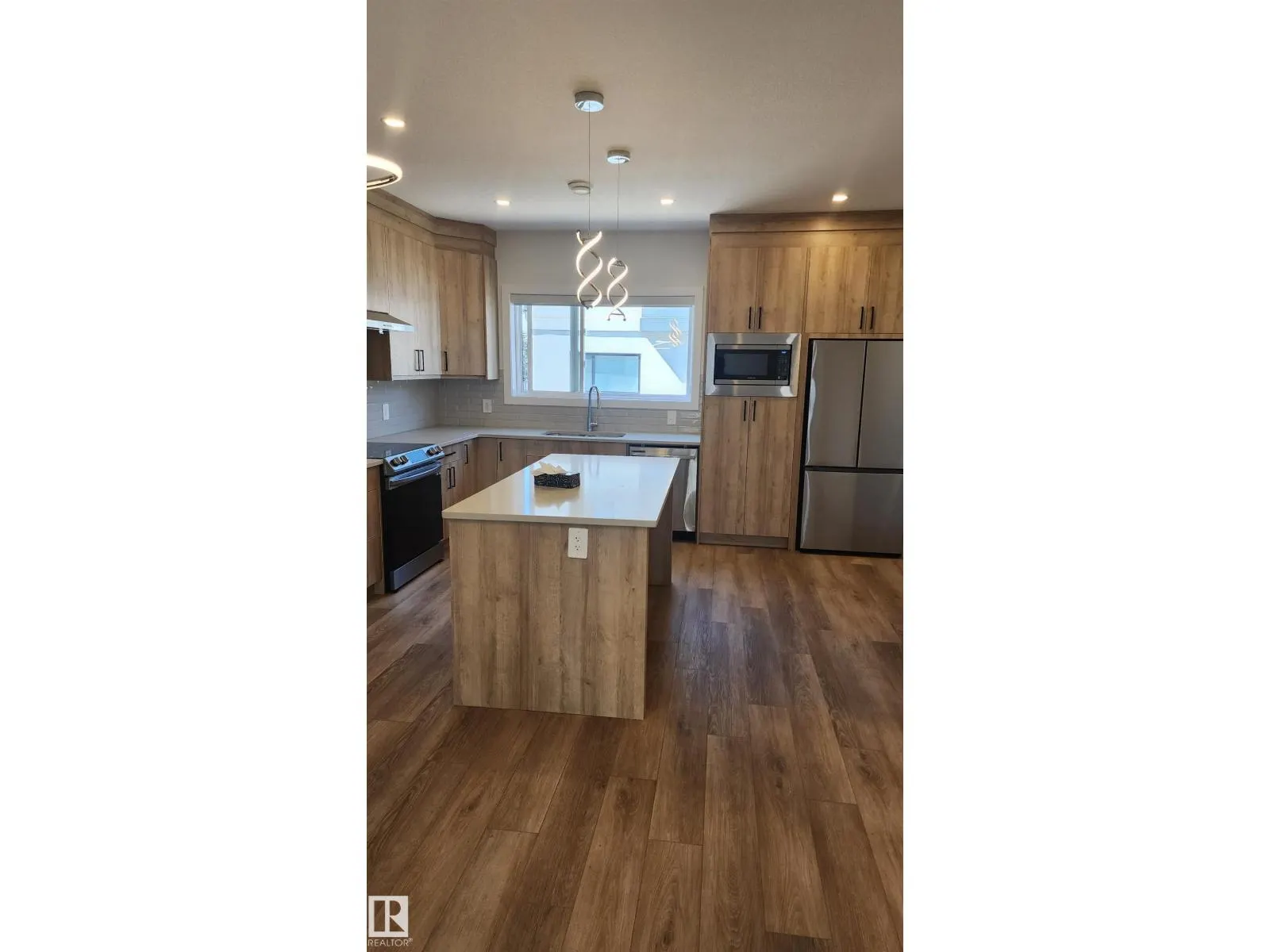 #45 10 SALISBURY WY