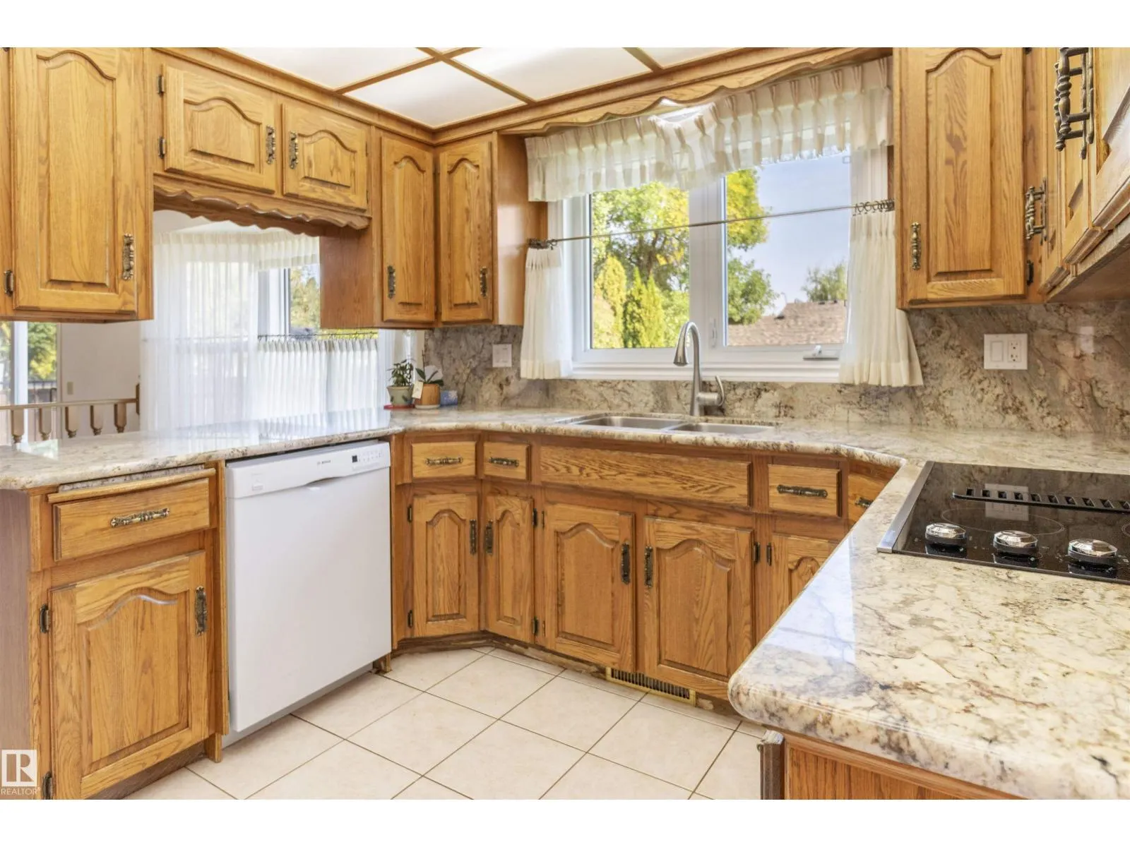 10443 21 AV NW