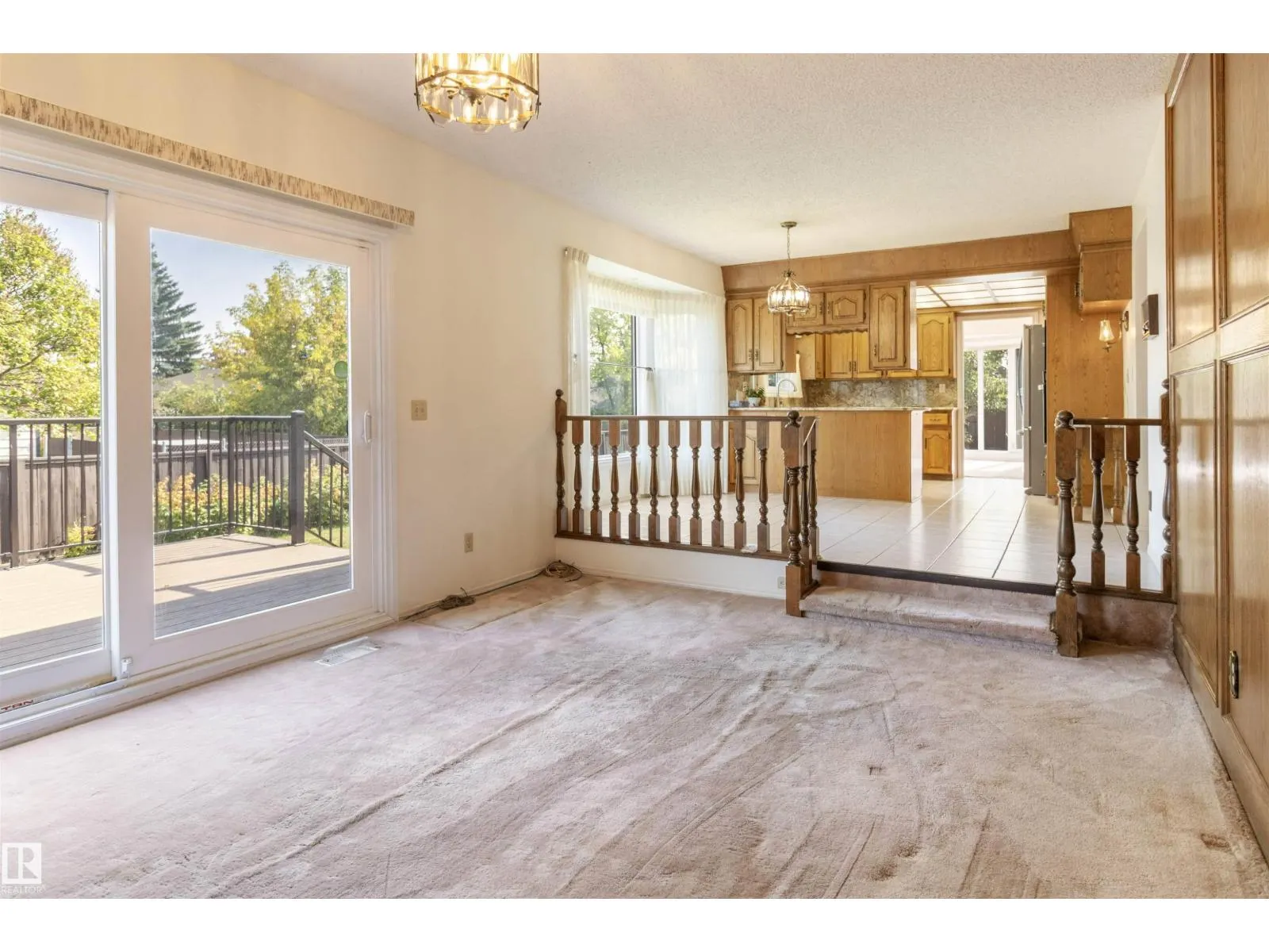 10443 21 AV NW