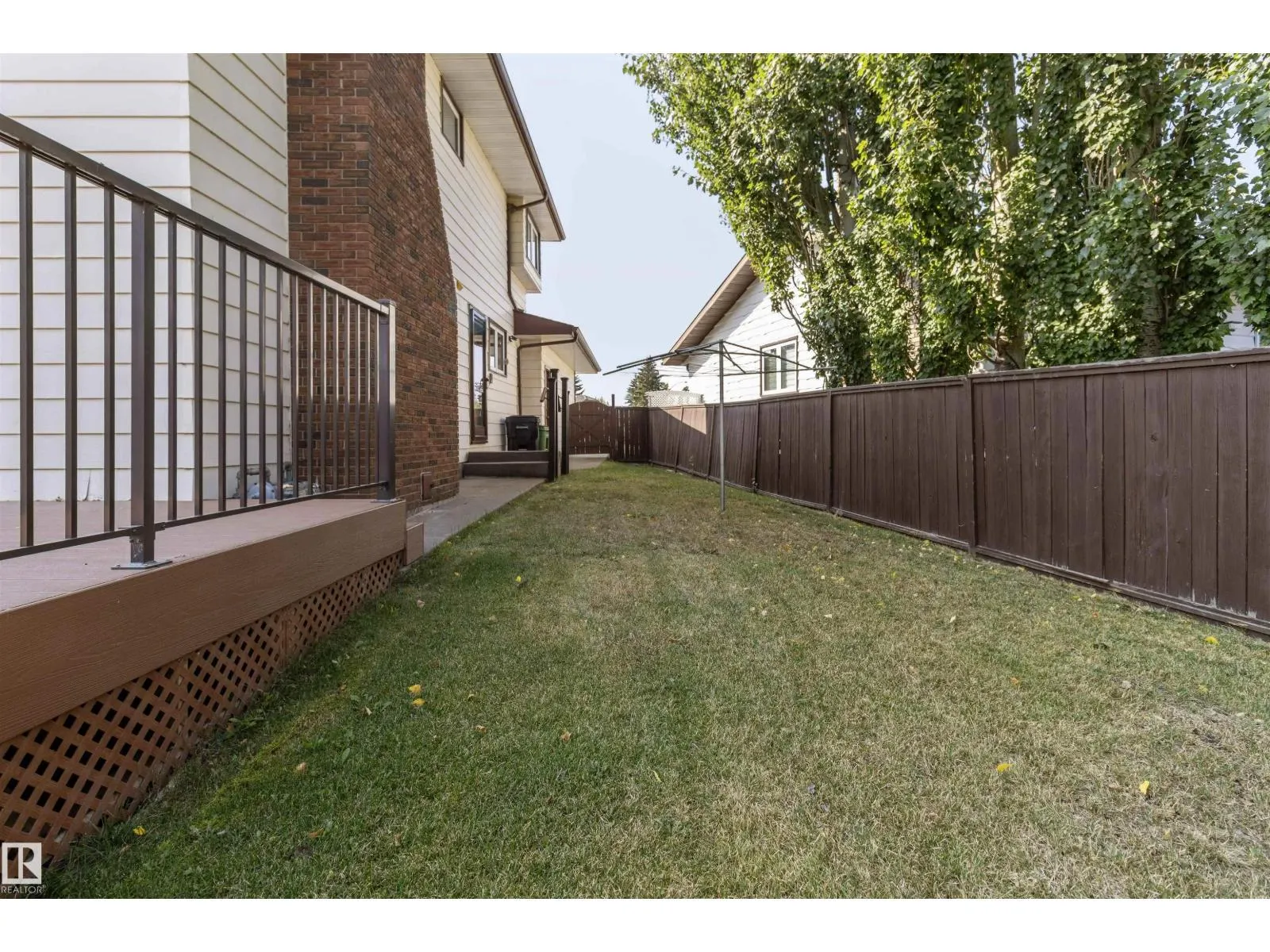 10443 21 AV NW